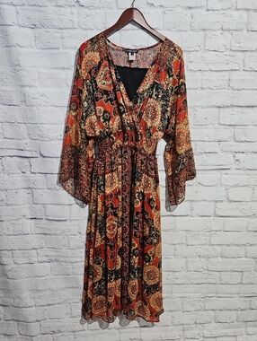 The Pyramid Collection Red Multi-Print V‑Neck Long Sleeve Maxi Dress